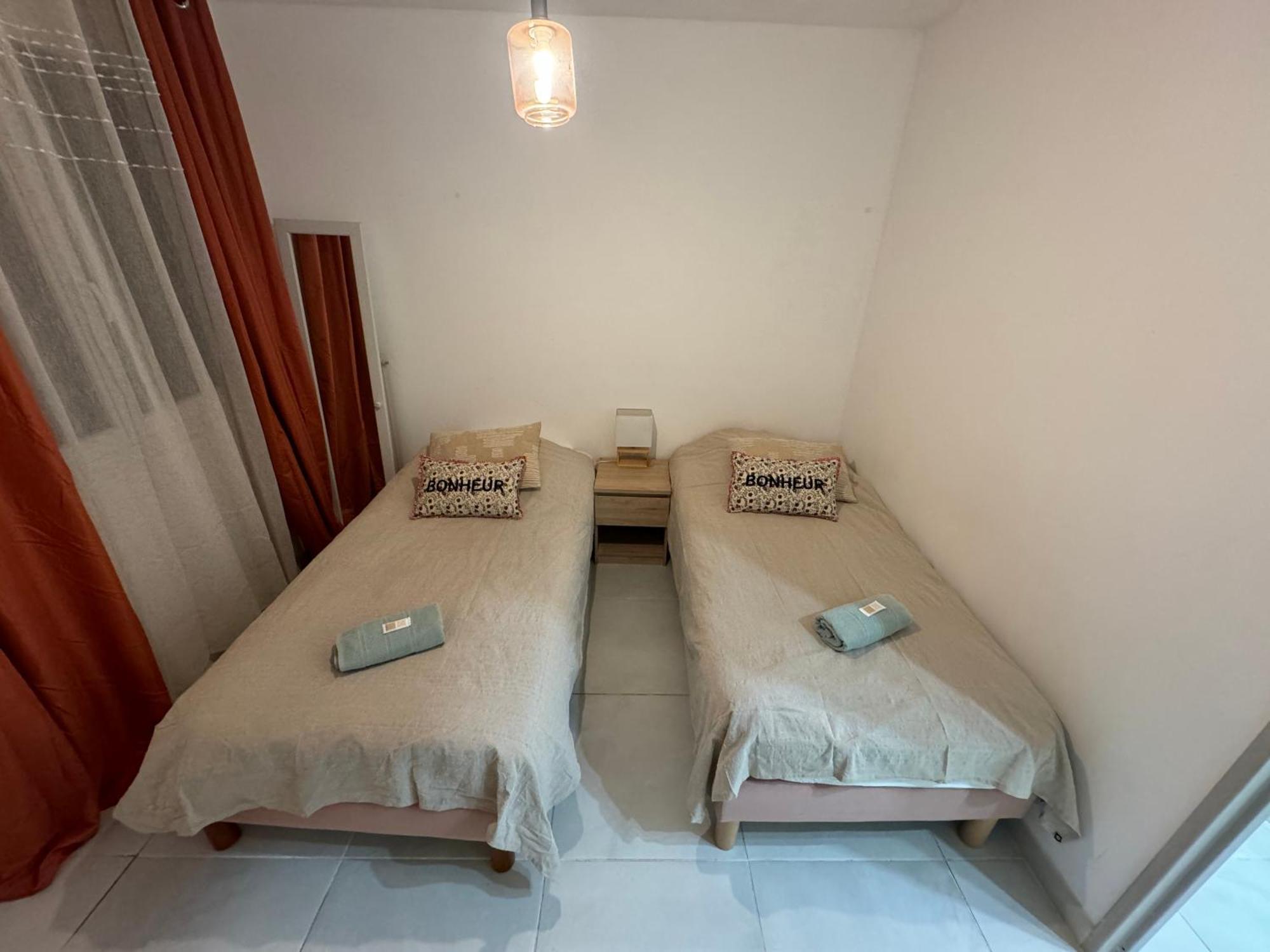 Maison 3Chambres ,Climatisee 尼姆 外观 照片