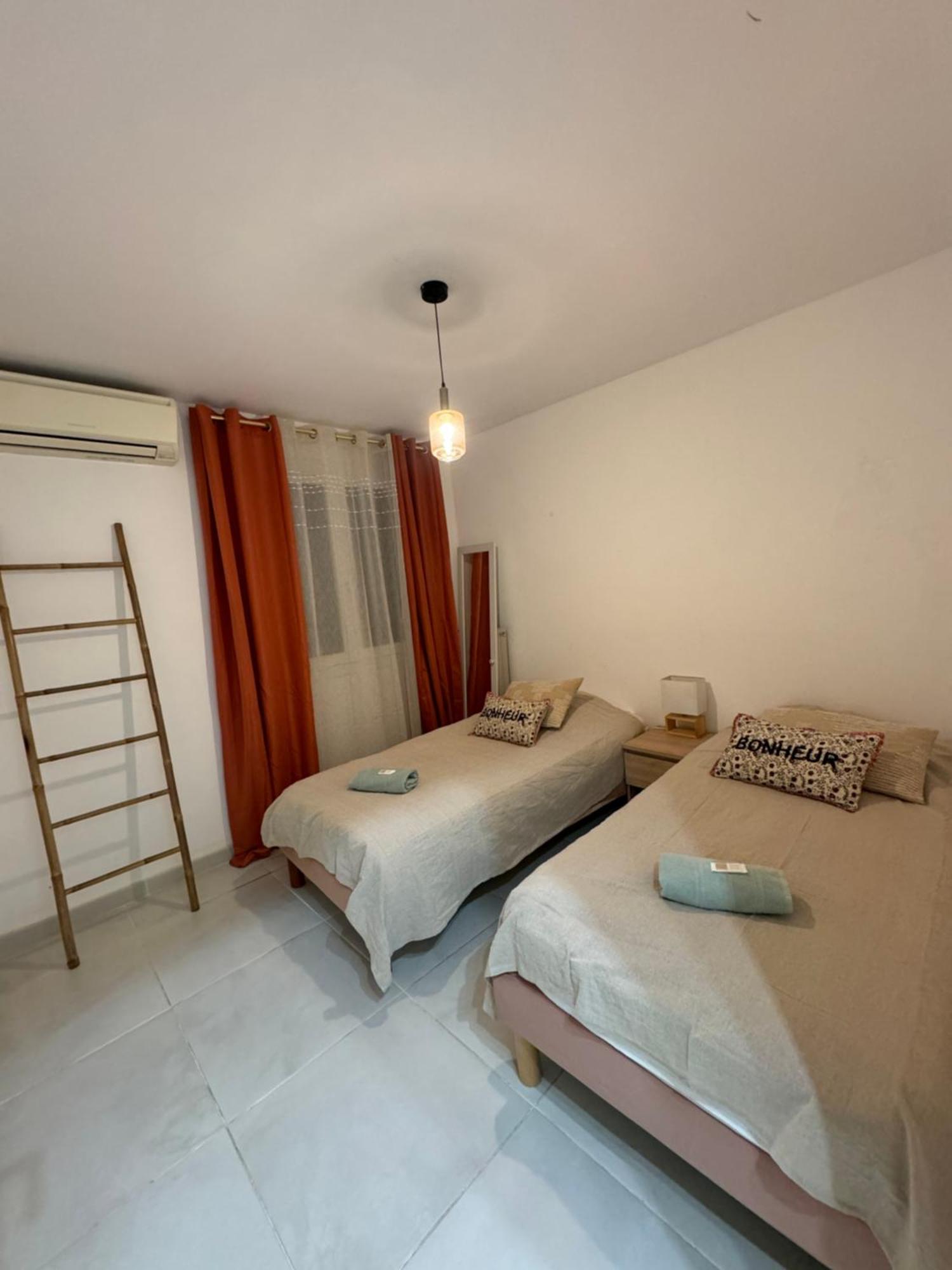 Maison 3Chambres ,Climatisee 尼姆 外观 照片